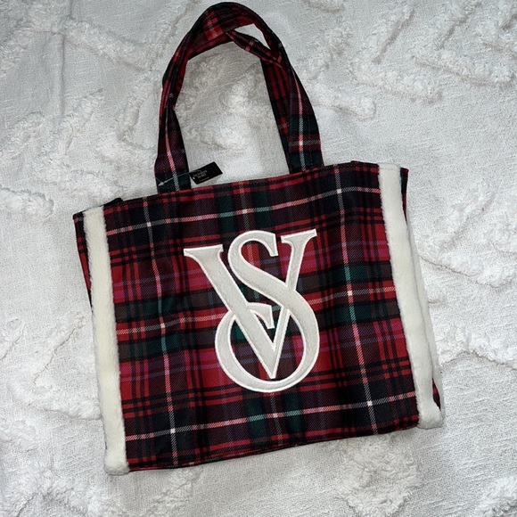 New!! Victoria’s Secret Limited Edition Large Plaid Tote With Logo - Picture 4 of 11